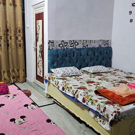 Aparna Niwas Home Stay Family Friendly 바라나시 외부 사진