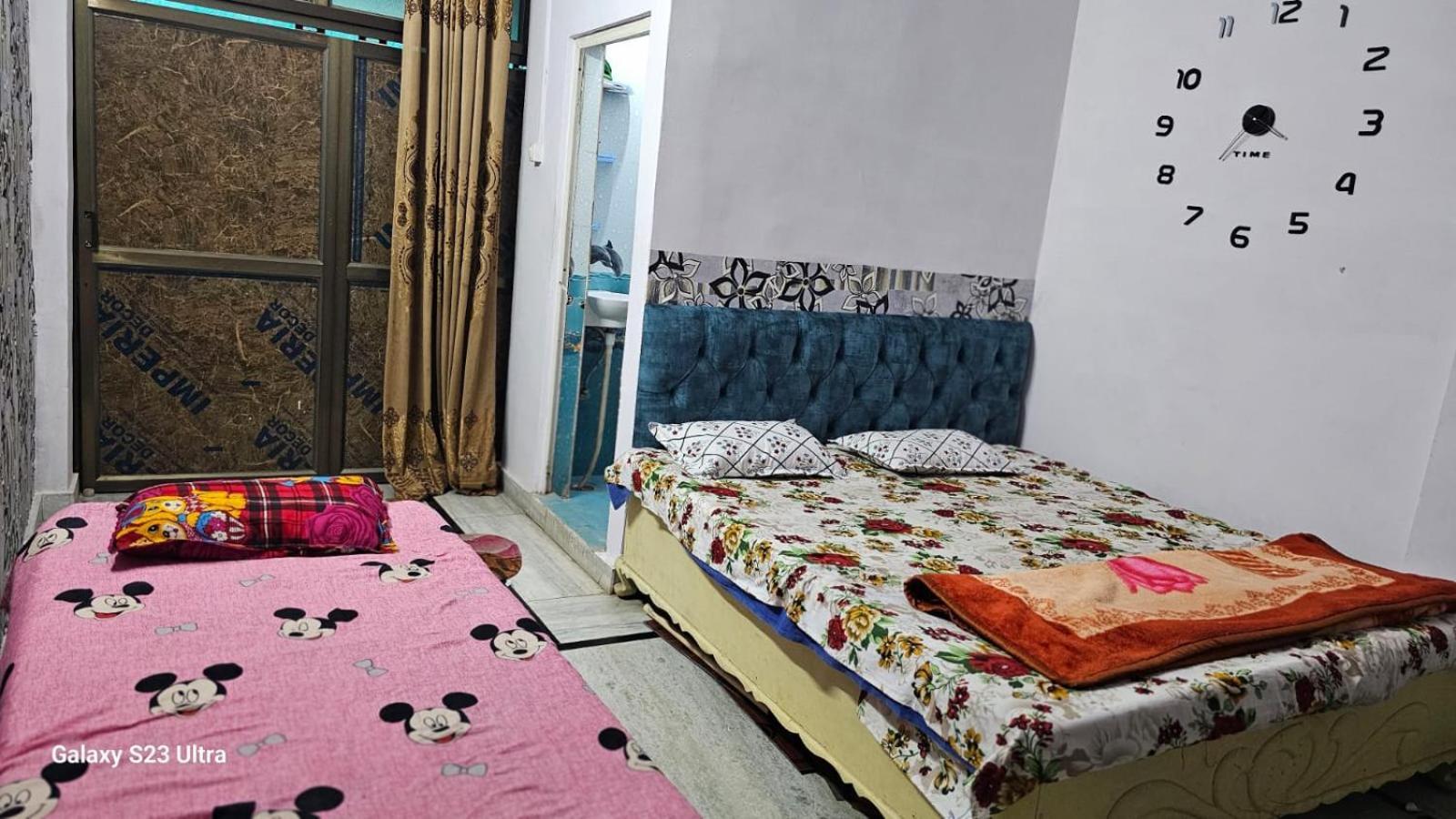 Aparna Niwas Home Stay Family Friendly 바라나시 외부 사진